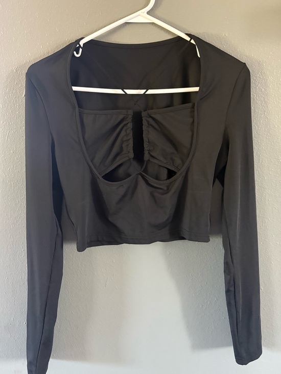 None Tops - Long-Sleeve Black Crop Top size medium